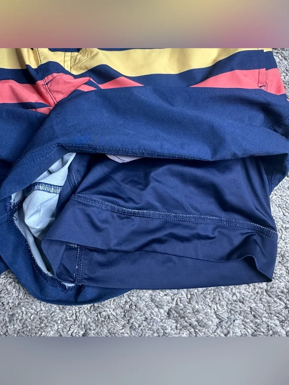Chubbies Lined Classic Swim Trunk blue striped Medium 5.5” bold colorful shorts